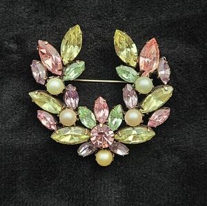 Regency Vintage Brooch